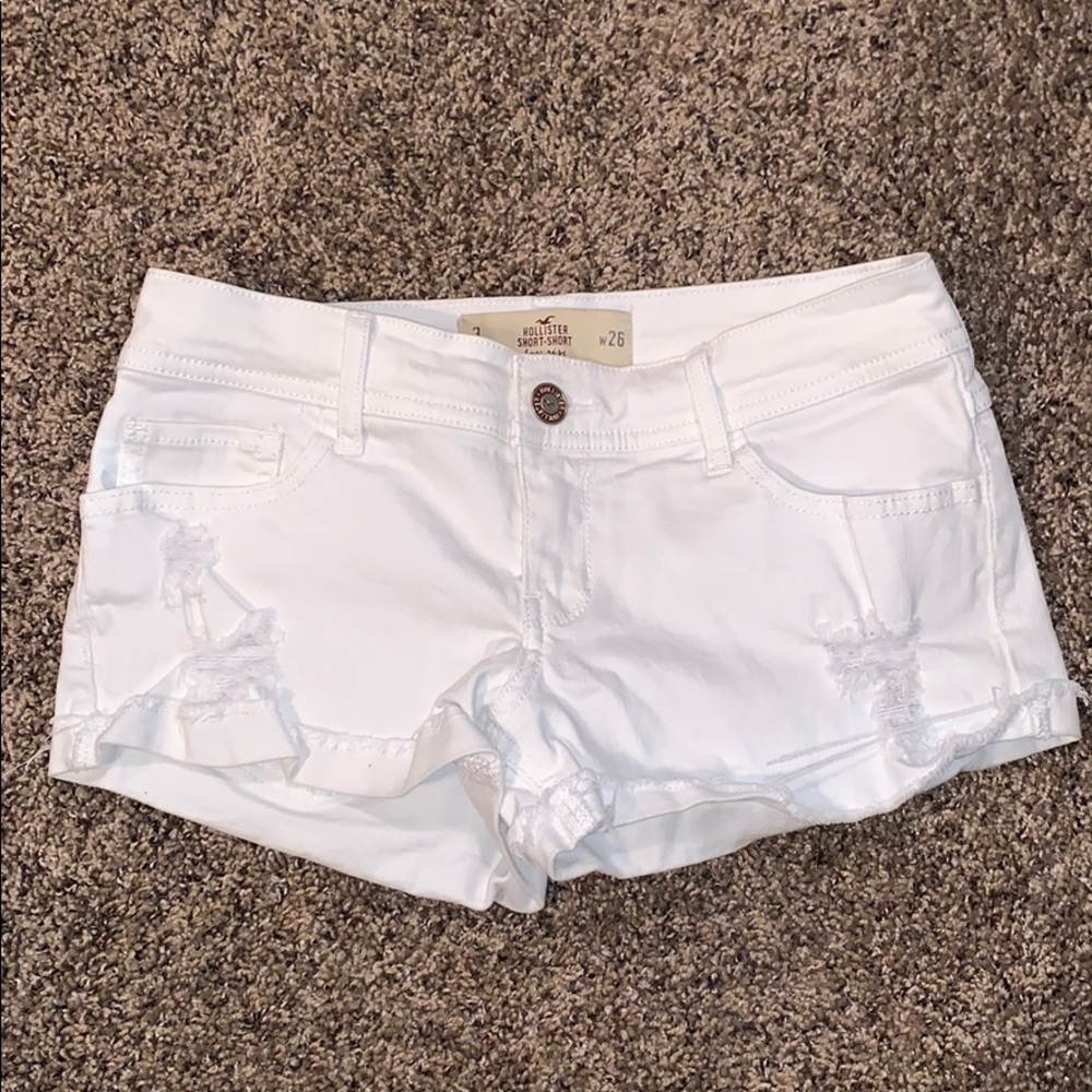 NWOT Ripped white Hollister jean shorts